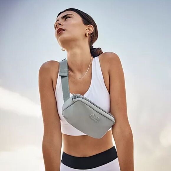 TRAVELON Packing Intelligence Pi Everyway Phone Sling  Phone Sling / Belt Bag - Picture 7 of 9